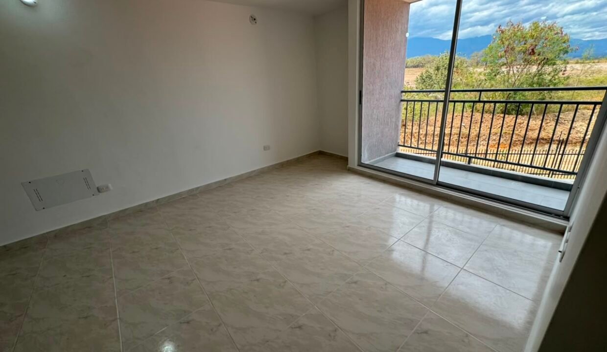1000508483