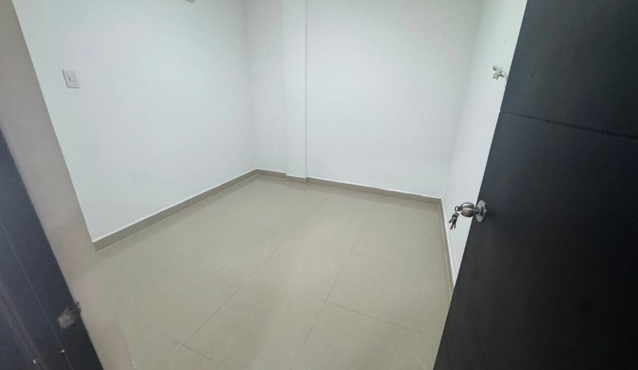 1000522697